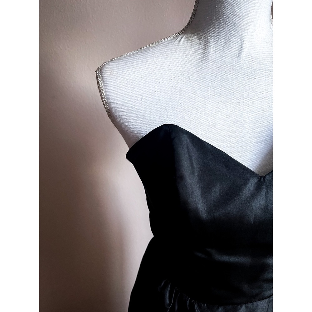 VINTAGE | Strapless Semiformal - Picture 4 of 5